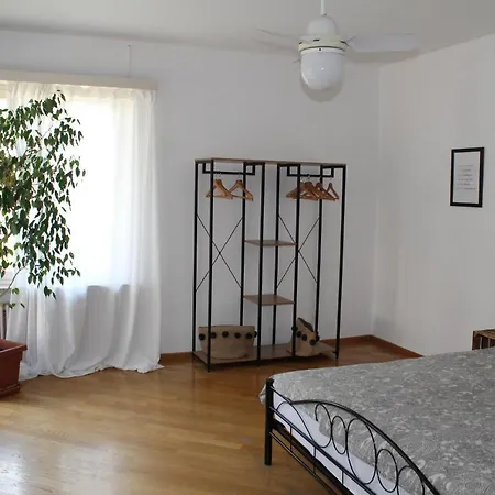 Con Terrazza A Due Minuti Dal Apartman